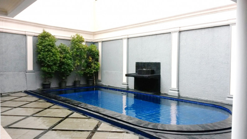 Dijual Rumah Cantik di Menteng