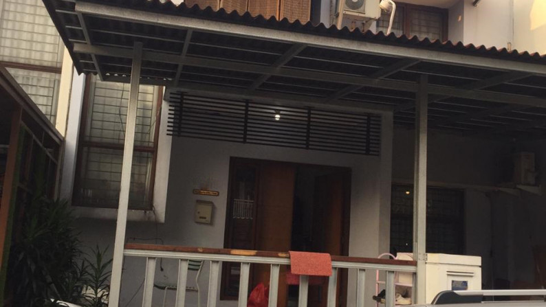 Rumah Bagus Di Emerald Town House, Bintaro Jaya Sektor 9