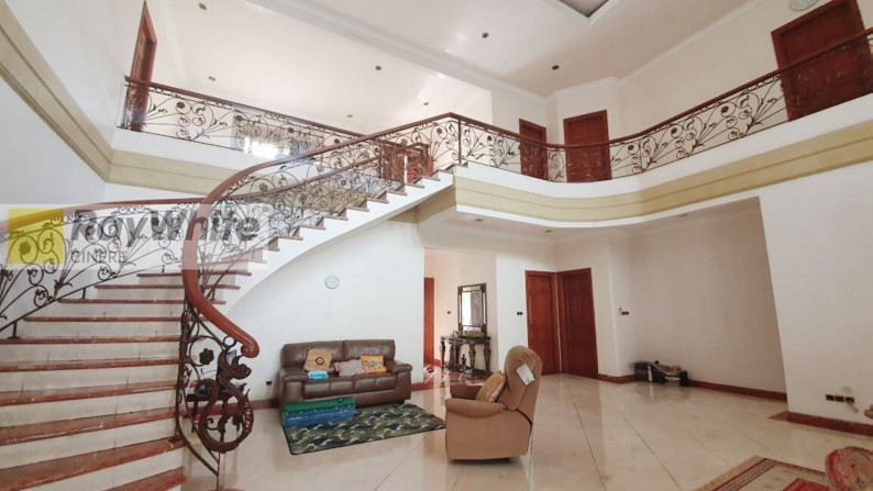 Rumah Cantik Siap Huni Mediteranian Style Dan Cluster di Kemang