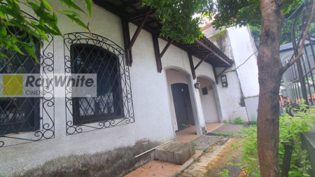 Rumah Hitung Tanah di Kawasan Elite Pondok Indah