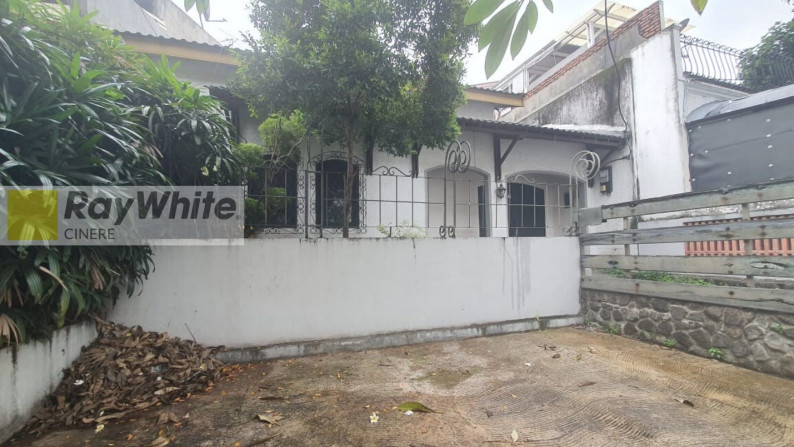 Rumah Hitung Tanah di Kawasan Elite Pondok Indah