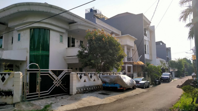 Rumah Hoek Janur Elok