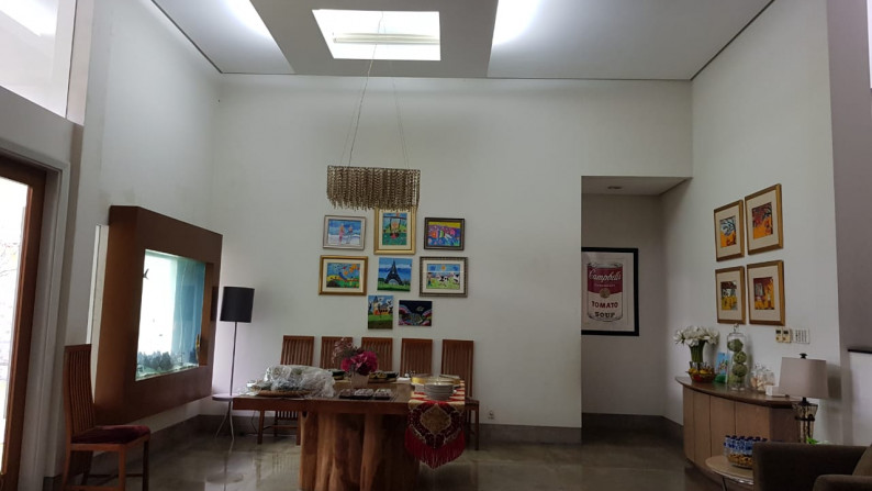 RUMAH LUX DIJUAL DI MENTENG