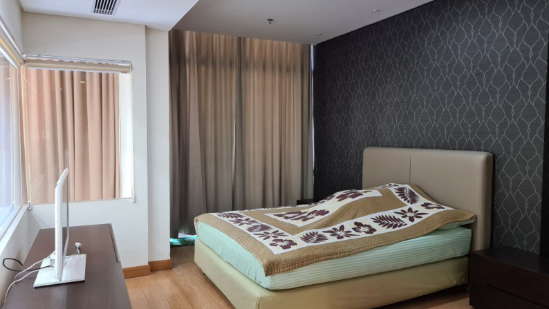 Apartemen  Full Furnish The Summit Twr Everest, Luas 123m2