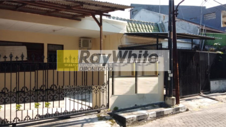 Rumah Simpang Darmo Permai Surabaya