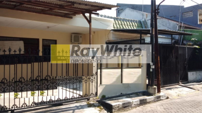 Rumah Simpang Darmo Permai Surabaya