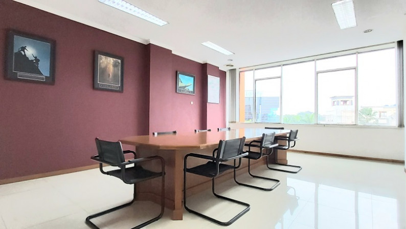 Office Space Di Warung Buncit, Jakarta Selatan, Lokasi dekat dengan akses tol JORR, Semi Furnished