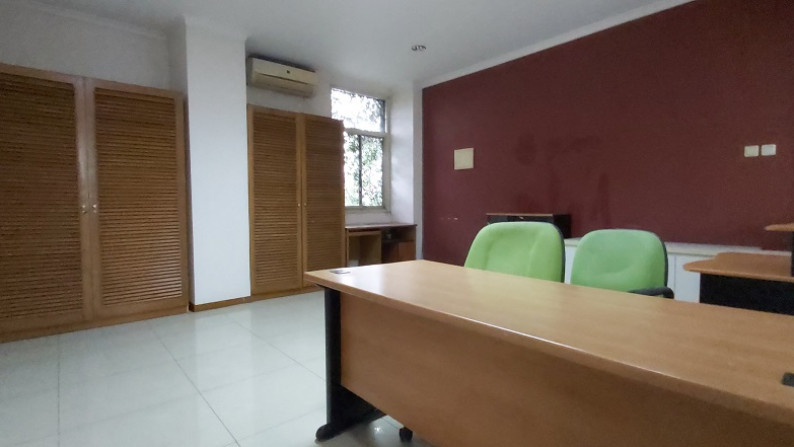 Office Space Di Warung Buncit, Jakarta Selatan, Lokasi dekat dengan akses tol JORR, Semi Furnished