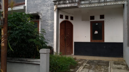 Dijual super murah Rumah di Graha Raya dengan harga jual bagus