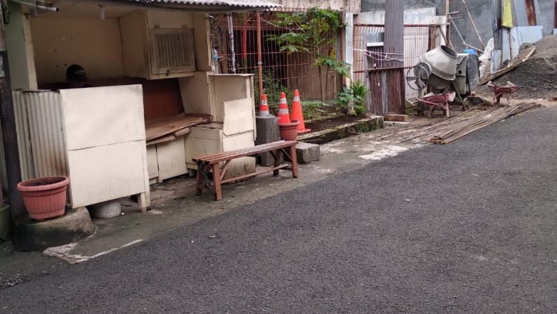 Rumah Lama, di Kebon Sirih, Menteng