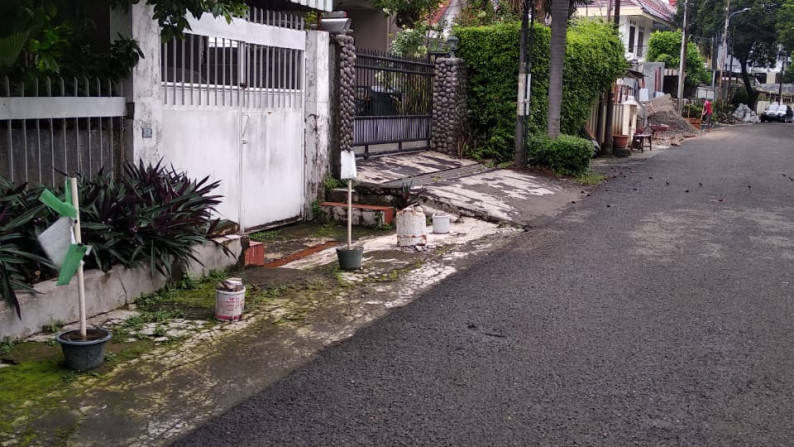 Rumah Lama, di Sanjaya, Kebayoran Baru