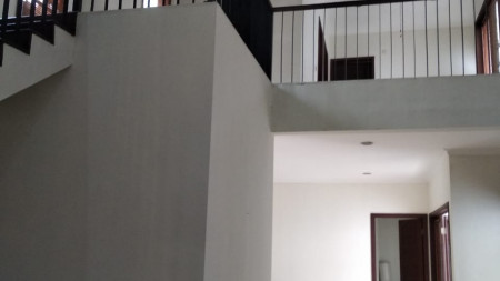 Rumah Dijual / Di Sewa, Jl. Bambu Kuning, Kby Baru