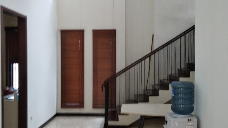 Rumah Dijual / Di Sewa, Jl. Bambu Kuning, Kby Baru