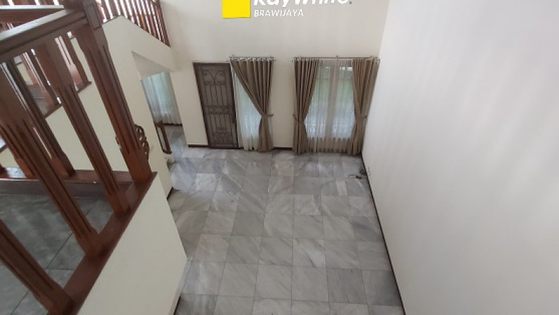 Rumah di Lebak Bulus, Dalam Kompleks Vila Delima, Lokasi Strategis, Semi Furnished, 5 Bedrooms