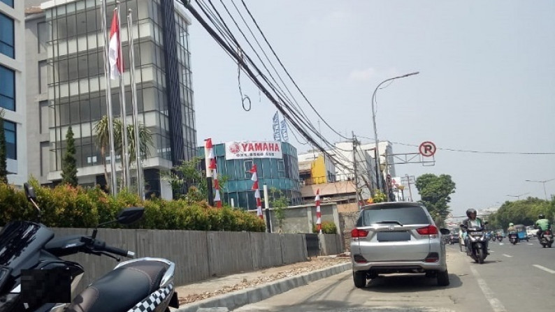 Dijual Gedung Perkantoran di Jalan Matraman Raya Jakarta Timur