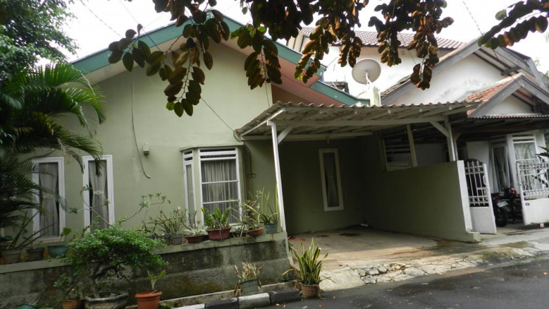 Rumah siap huni ,bagus di Bintaro Jaya 3a