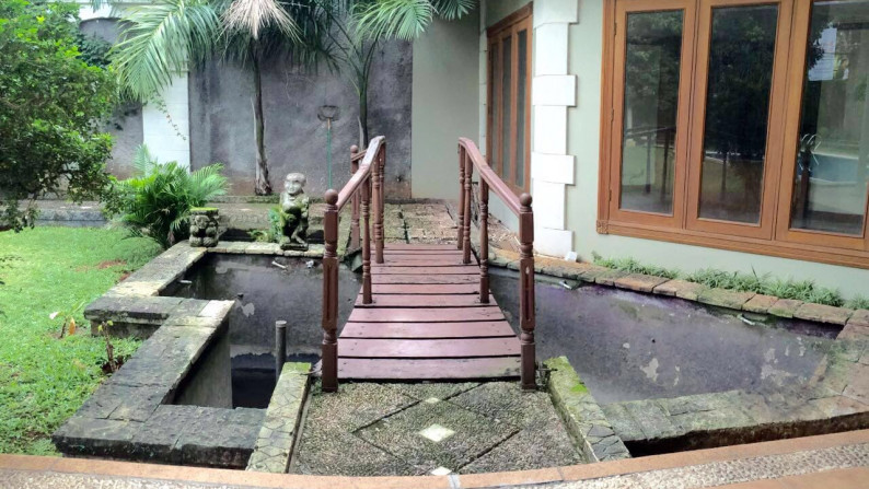 Rumah Siap Huni, Halaman Luas, dan Strategis @Cikini, Bintaro