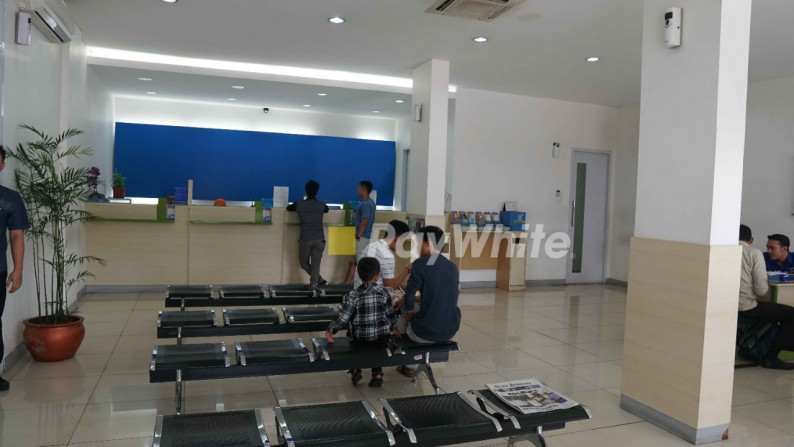 BEST DEAL Disewakan Gedung Eks Bank di Fatmawati