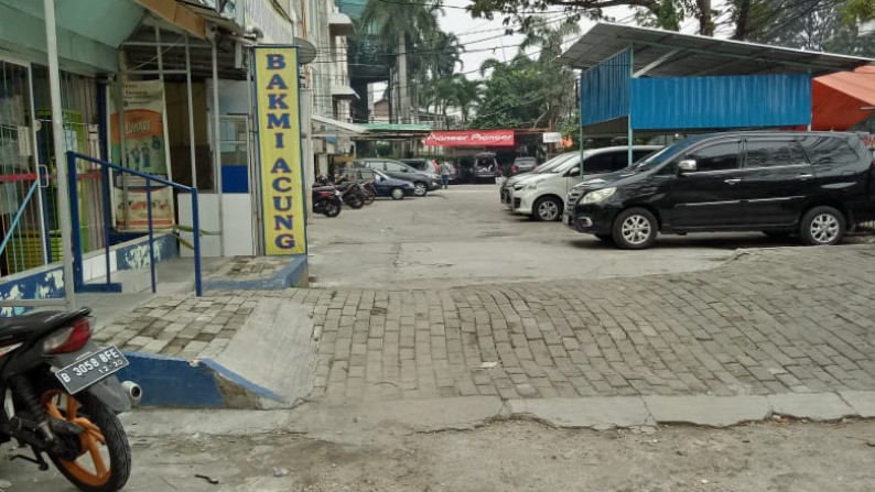 Disewakan Ruko di Green Garden hadap Jalan Raya