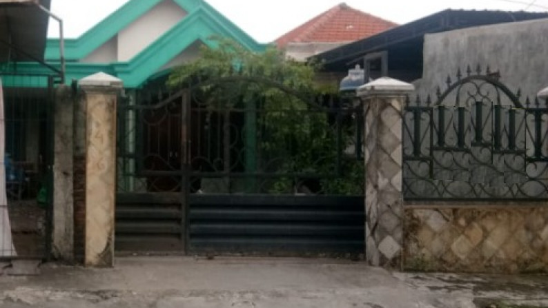 Rumah di pinggir kota jalan sambikerep