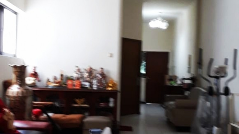 Ruko dijual di jl. Gajah Mada Raya, Jakarta Barat.