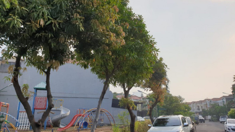 Tanah Dijual Pelangi Biru, Gading Residence, Luas 195m2