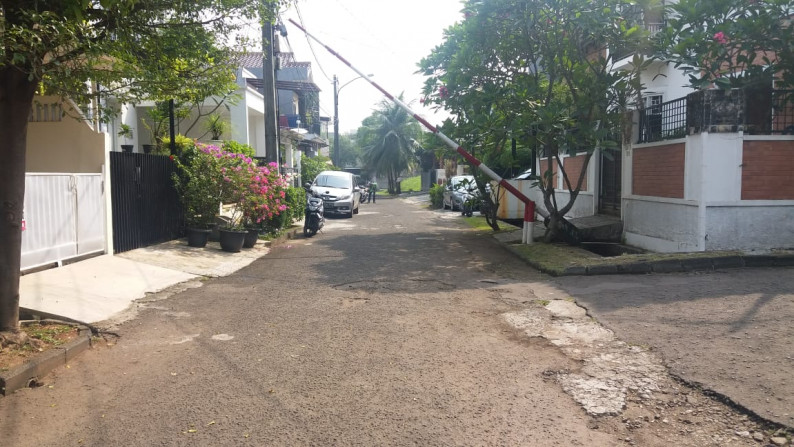 Rumah Bagus Di Pisok, Bintaro Jaya