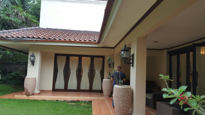 Rumah besar,siap huni di Bintaro Jaya 9