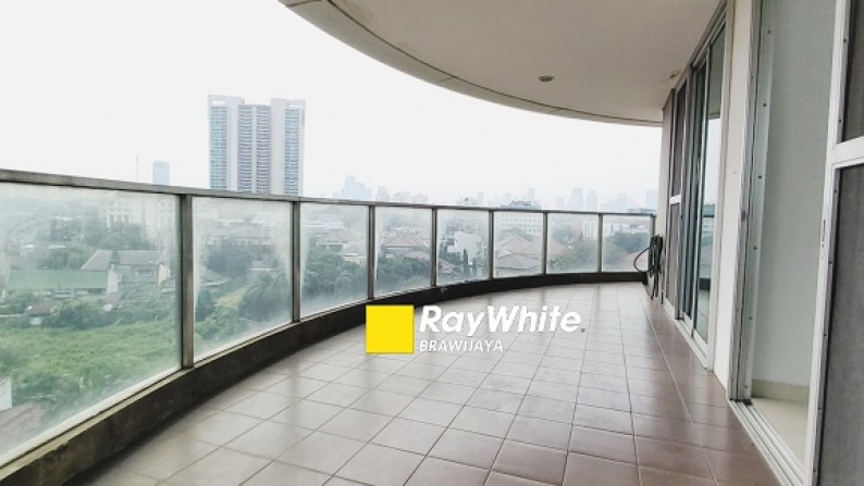 Apartemen di Kemang Village, Tower Tiffany, Siap Huni, Private Lift, Semi Furnished, 4 Bedrooms