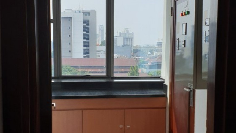 [ Office Space Gedung Plaza SUA, Tebet Barat ]