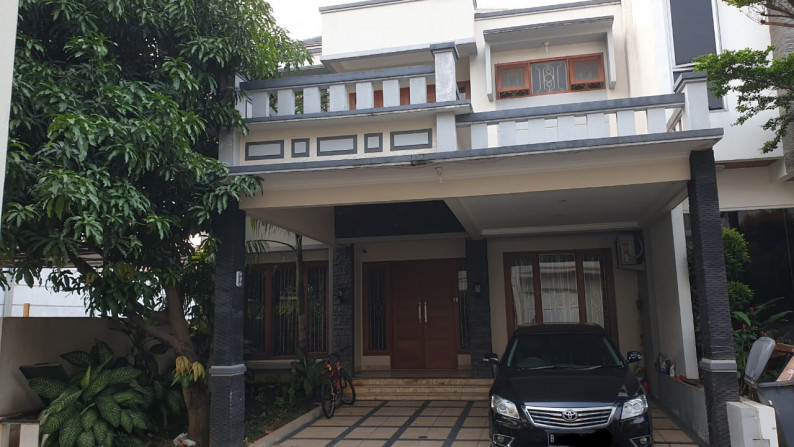 Sewa Rumah Kebayoran Town House, 5 menit ke Gandaria City