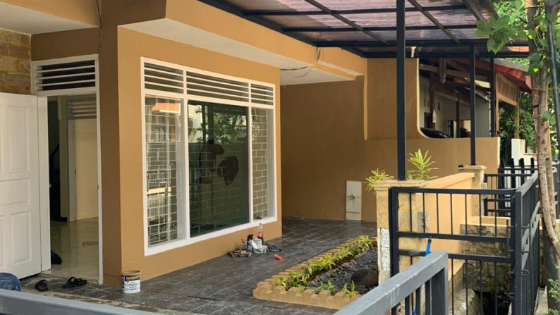 Rumah Cantik di Martapura, Komplek Mega Cinere