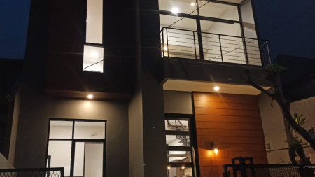 Rumah Minimalis Modern nyaman siap huni di Nusa Loka Bsd Serpong