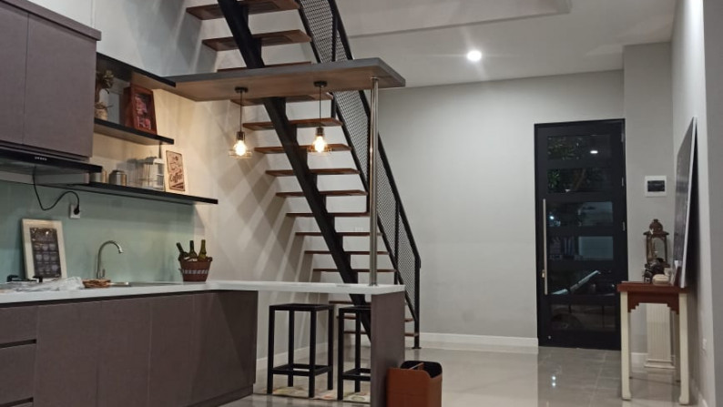 Rumah Minimalis Modern nyaman siap huni di Nusa Loka Bsd Serpong