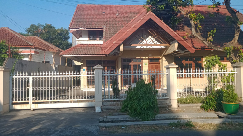 RUMAH SEMI FURNISH DEKAT KAMPUS SANATA DHARMA, MAGUWOHARJO