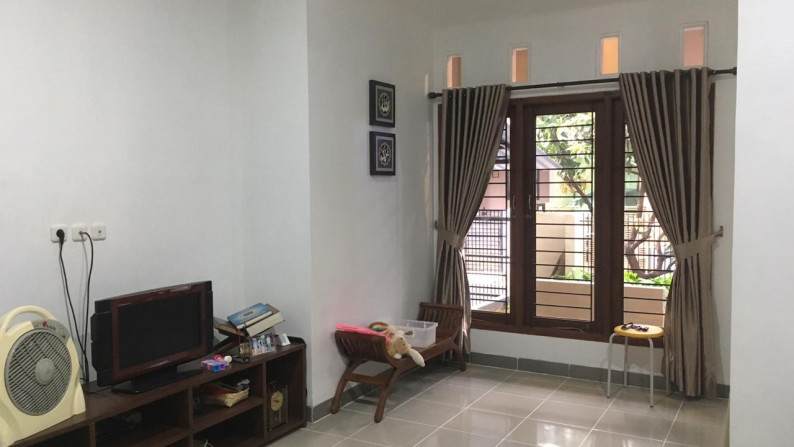 Rumah Cantik dan Siap Huni di dalam Cluster Bintaro Sektor 9