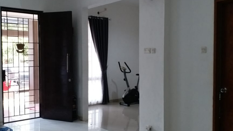 Rumah 2 lantai cantik dan Siap Huni lokasi strategis di Cluster Gracia Residence, Bintaro