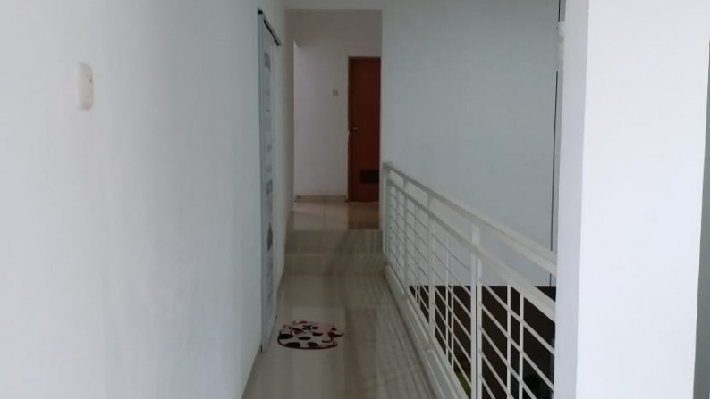 Rumah 2 lantai cantik dan Siap Huni lokasi strategis di Cluster Gracia Residence, Bintaro