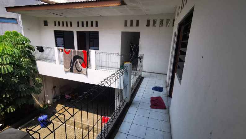 Rumah Lokasi Strategis dikawasan Jl WR Supratman Raya, Ciputat