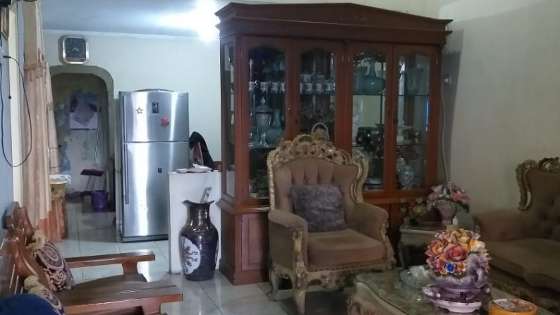 DI JUAL RUMAH DI KOMPLEK MERPATI - KALIDERES