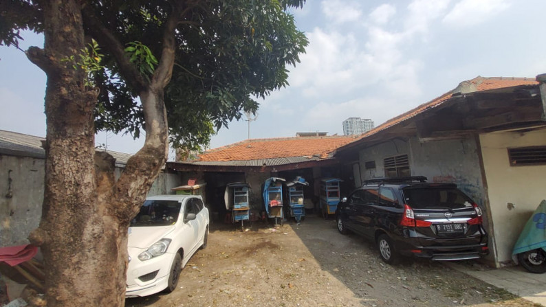 Rumah Lama Hitung Tanah di Palmerah Jakarta Selatan..