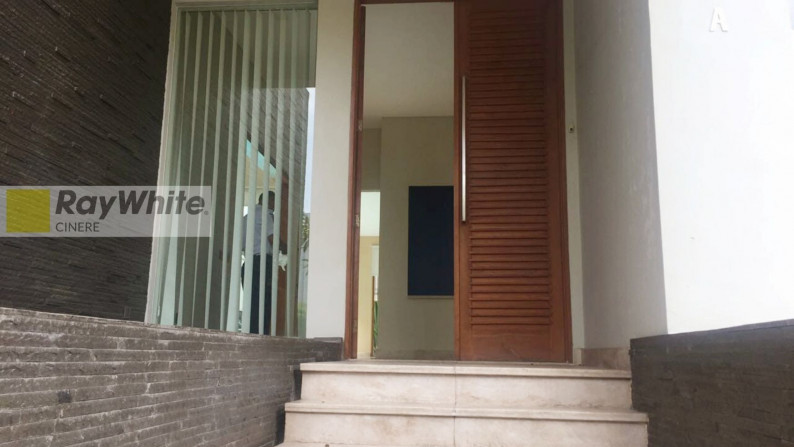 Rumah dalam town house di Kemang