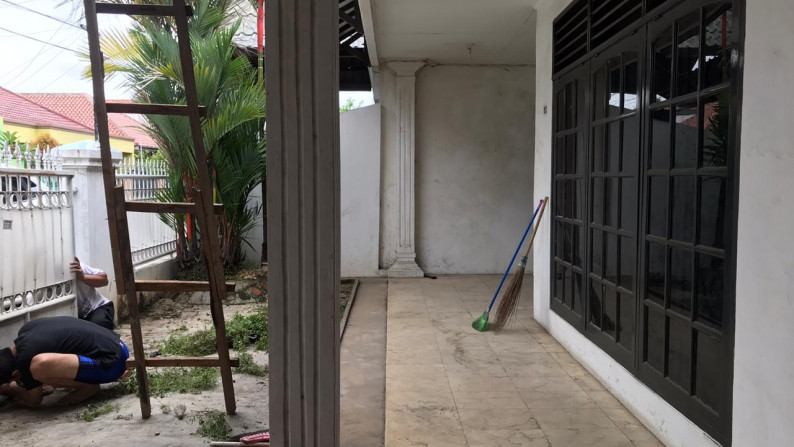 JUAL RUMAH NYAMAN DAN SIAP HUNI DI KAWASAN KOMPLEK BARATA, KARANG TENGAH,