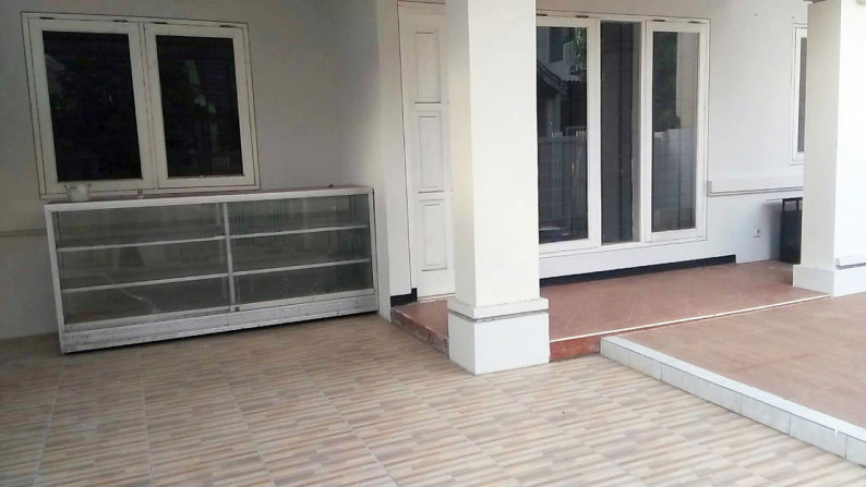 Rumah di Grand Deltasari, Bagus + Terawat, Minimalis, Jalan depan Paving, Siap Huni - TAN -