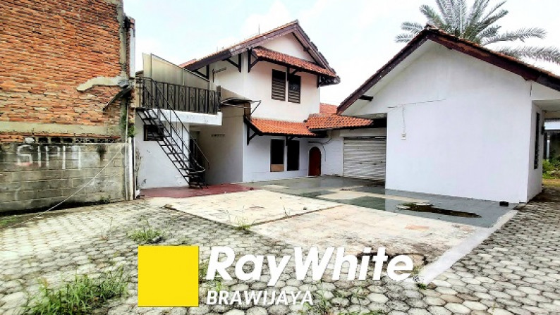 Rumah Tua di Pejaten Barat, Jakarta Selatan, Hitung Tanah Saja, Lokasi Strategis, SHM